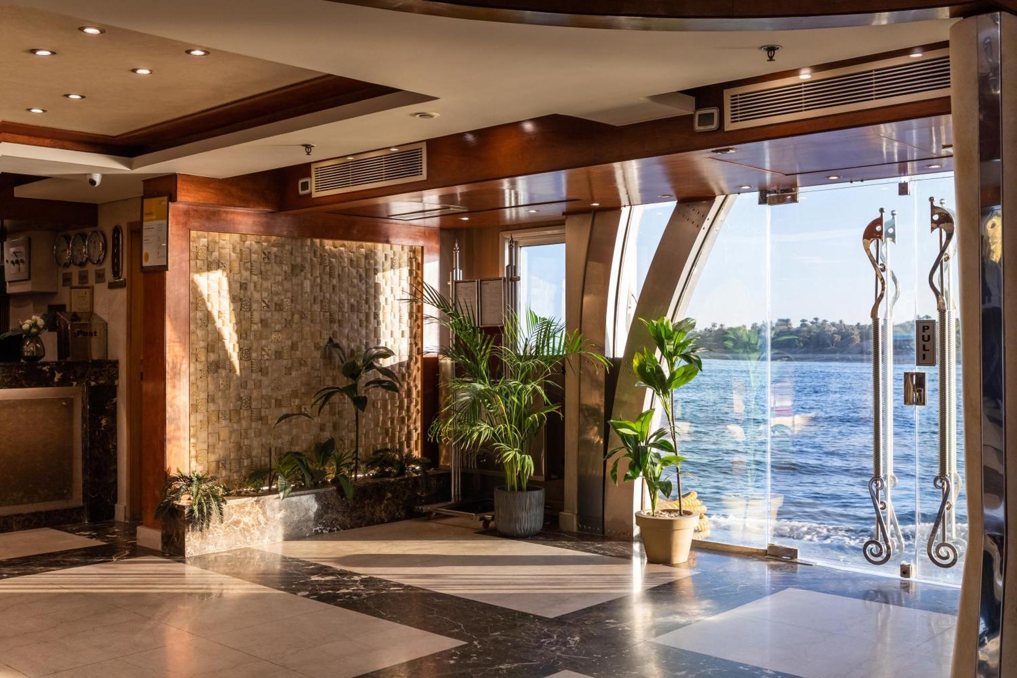 M/S Esmeralda Nile Cruise - 4 Or 7 Nights From Luxor Each Monday And 03 Nights From Aswan Each Friday Dış mekan fotoğraf