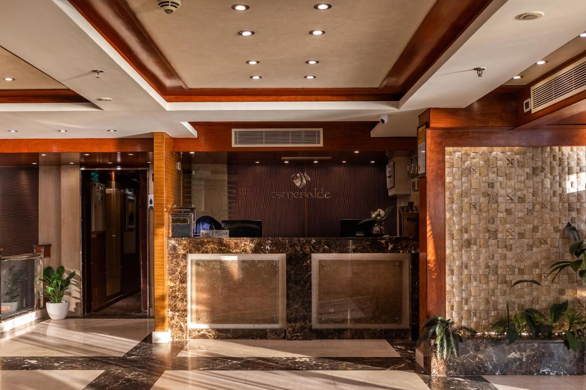 M/S Esmeralda Nile Cruise - 4 Or 7 Nights From Luxor Each Monday And 03 Nights From Aswan Each Friday Dış mekan fotoğraf
