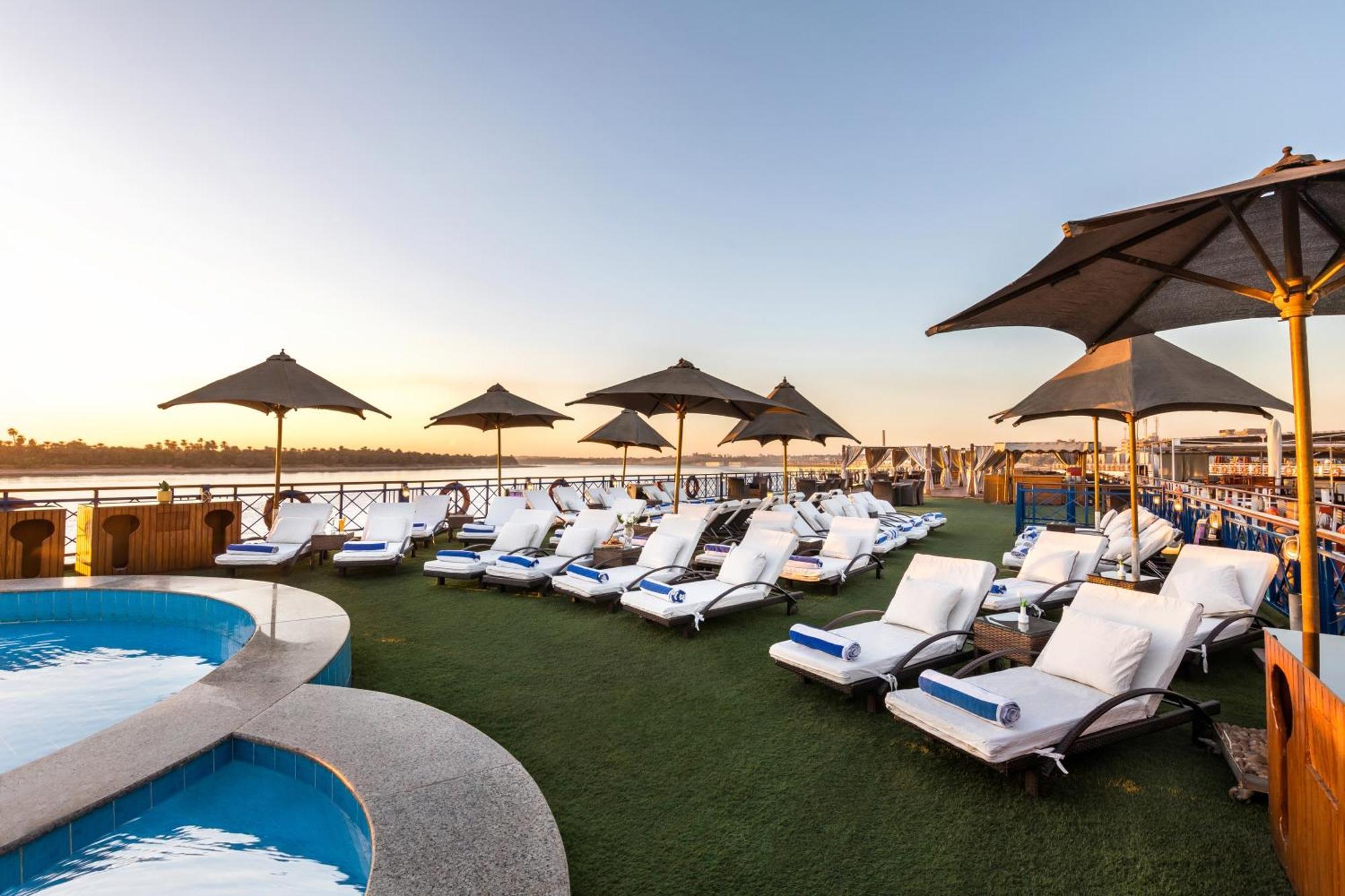 M/S Esmeralda Nile Cruise - 4 Or 7 Nights From Luxor Each Monday And 03 Nights From Aswan Each Friday Dış mekan fotoğraf