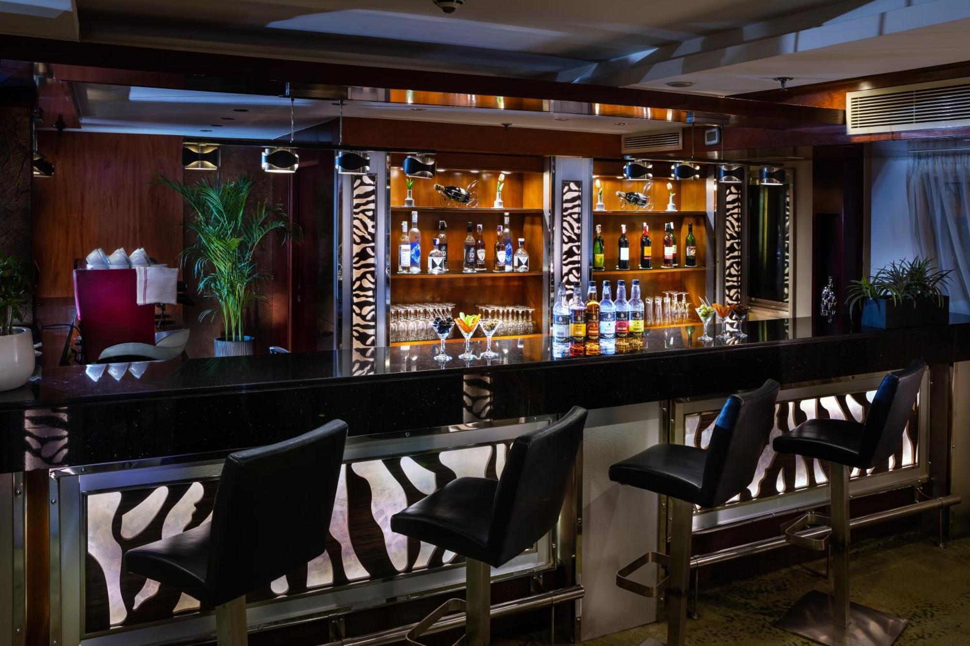 M/S Esmeralda Nile Cruise - 4 Or 7 Nights From Luxor Each Monday And 03 Nights From Aswan Each Friday Dış mekan fotoğraf